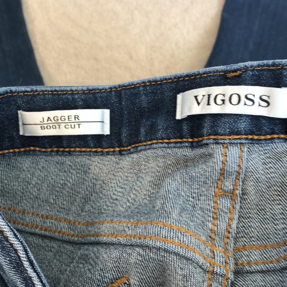 Vigoss Sz 28 Jagger Bootcut Jeans. Medium wash w/factory wiskering on front - Picture 9 of 11